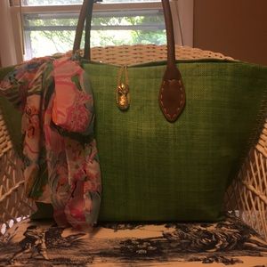 🌸Lilly Pulitzer summer bag with Lilly scarf